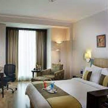 Goldfinch Hotel Delhi Ncr Faridabad Exterior photo